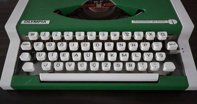 Daktiloda hangi yazı tipi kullanılır?